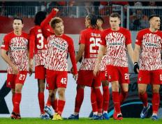 包含基尔队球员状态火热，德甲球队表现抢眼的词条