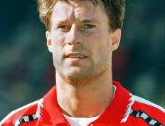 丹麦队大获全胜，成功挺进欧洲杯四强的简单介绍