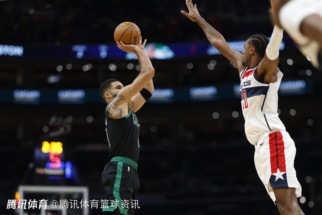 包含丹佛掘金决赛横扫波士顿凯尔特人,布鲁诺·费尔南德斯砍下2记关键球,全场沸腾的词条