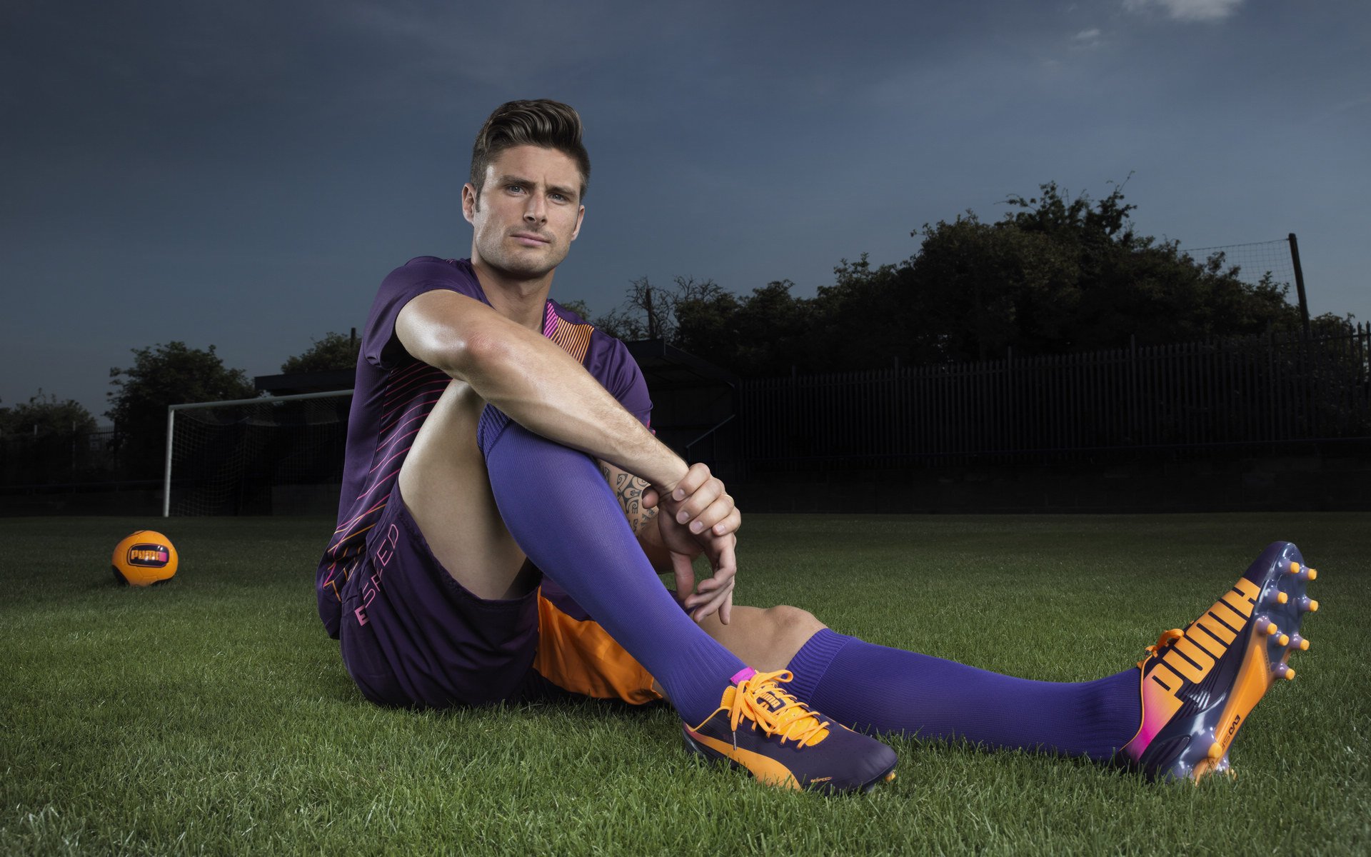 英超次回合爆出冷门!洛杉矶湖人小胜金州勇士,争冠形势突变