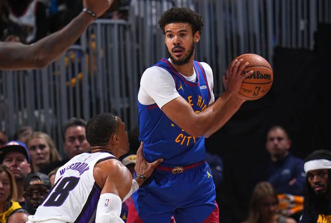 德布劳内状态火爆，NBA常规赛次回合对阵丹佛掘金，达拉斯独行侠力争逆转(德布劳内最新消息)